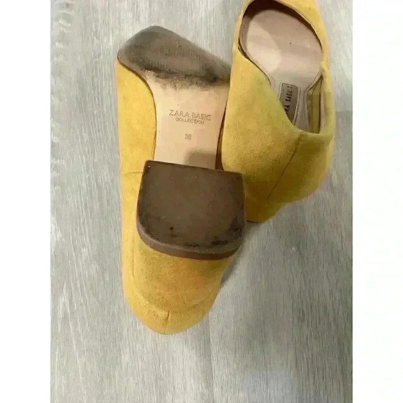 Zara Pointed-Toe Suede Block Heel Pumps in Yellow - Picture 8 of 12